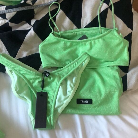 TRIANGL MICA - CHEEKY LIME SPARKLE SET WITH BAG NWT - Picture 6 of 6